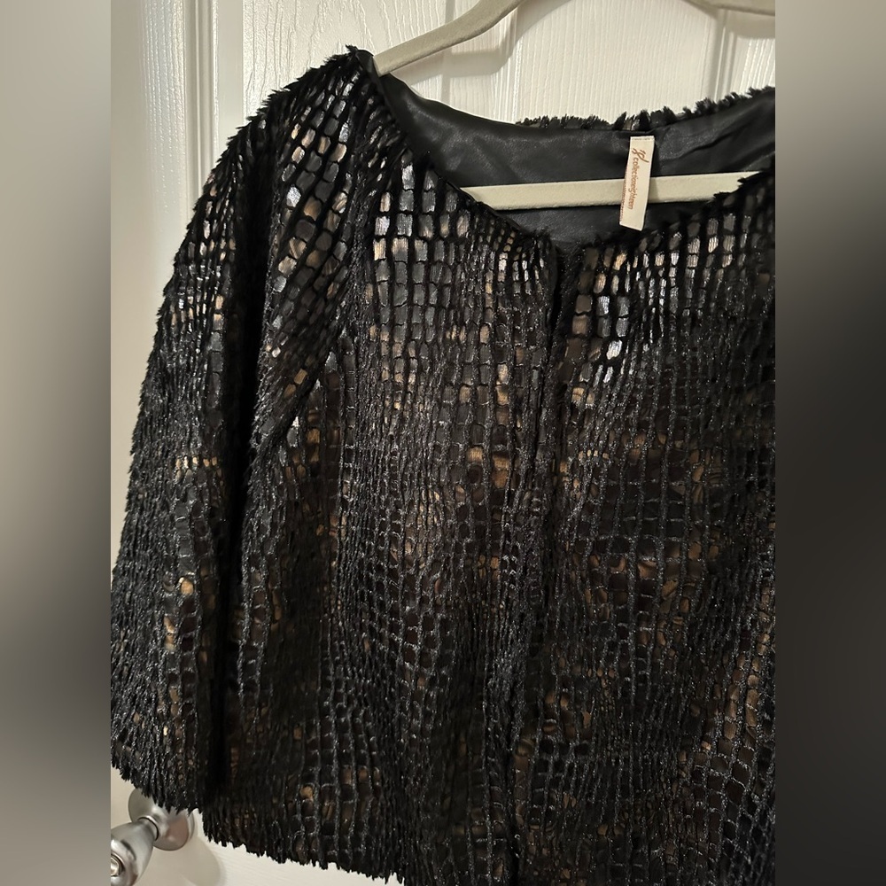 Chic Black Women's Cape - Picture 2 of 10